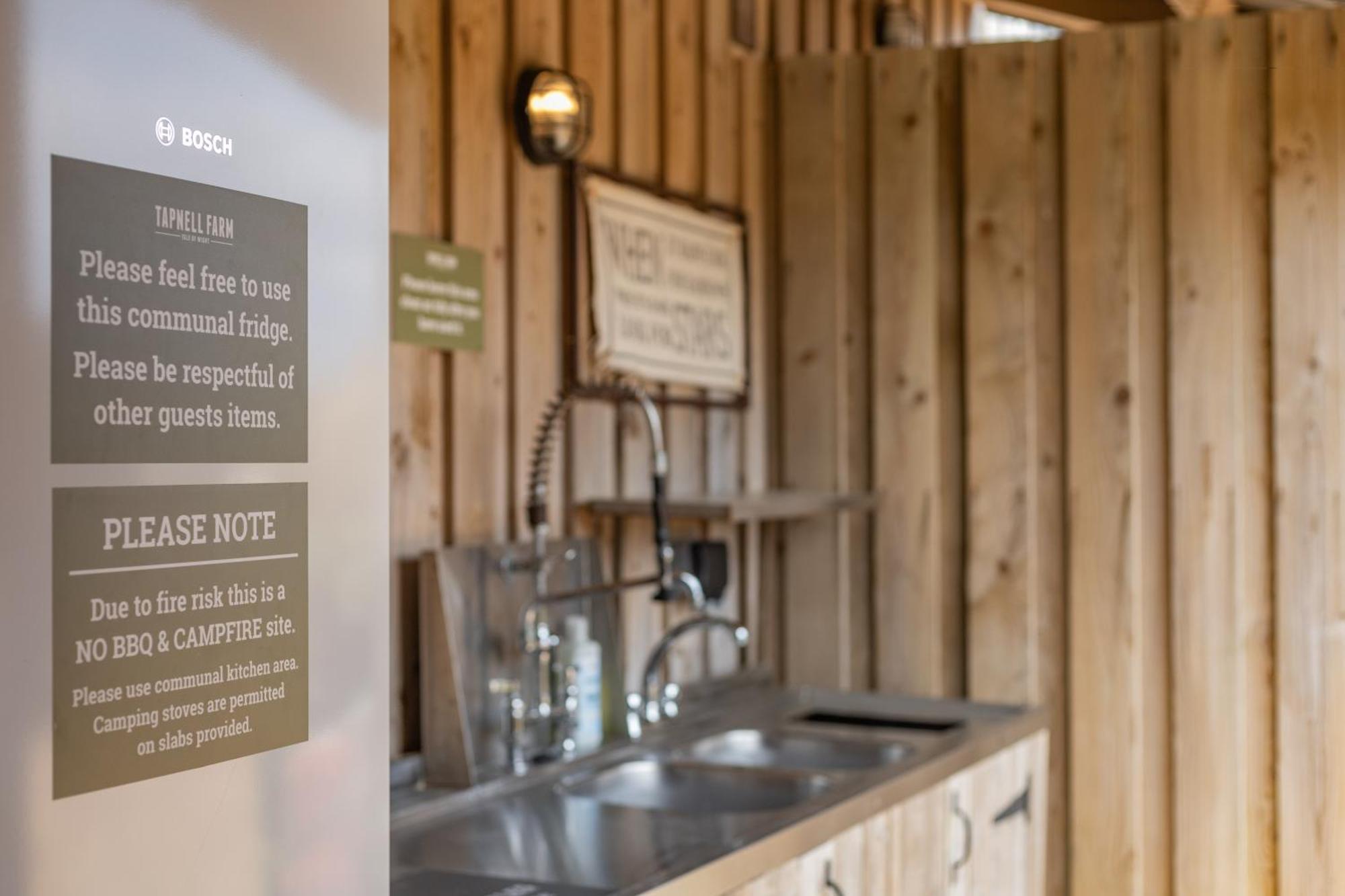1 Swallows Nest, Camp Tapnell Chalet *